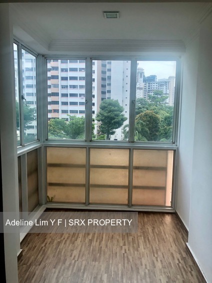 Toh Guan Road thumbnail photo